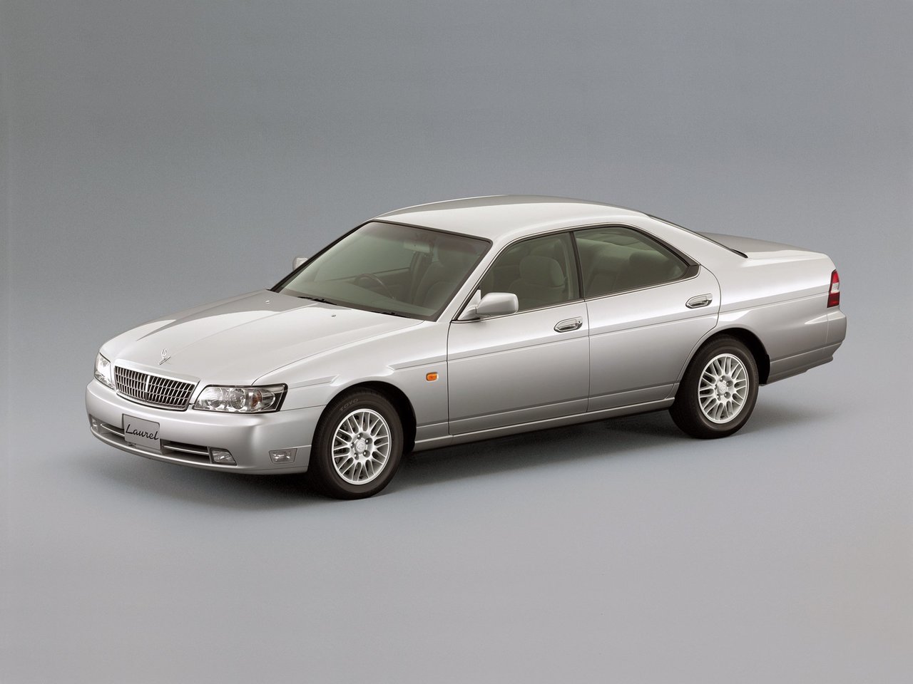 Запобіжник та реле Nissan (Datsun) Laurel c35